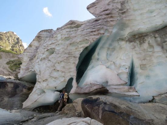 Край ледника Кашкаташ